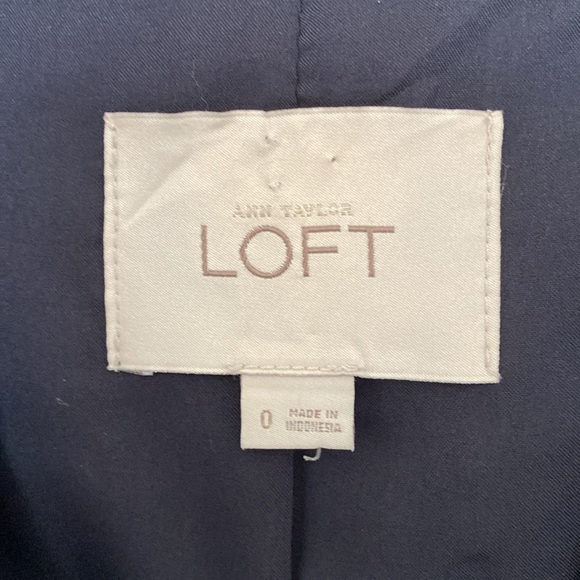 Ann Taylor LOFT Double Breasted Navy Blazer Size 0. - Picture 3 of 7